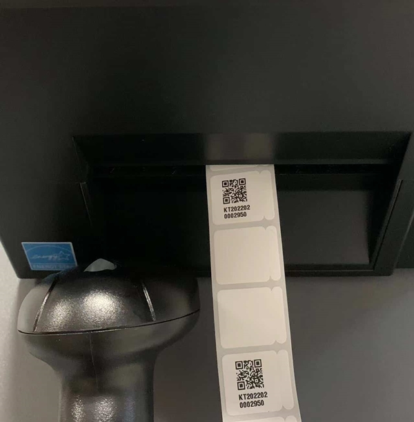 掃描一張二維碼,不干膠打印機(jī)打印一張二維碼,無需要用電腦